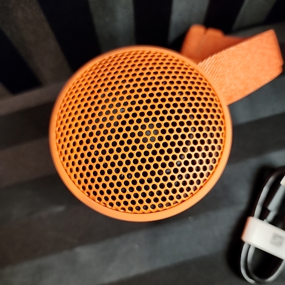 Sony XB100 Wireless Waterproof Bluetooth Speaker Hands Free Mic & Carry Strap - Picture 6 of 10